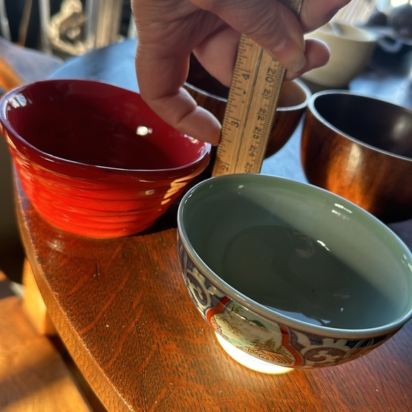 4 wee bowls. 3 from Japan: 2 wood and 1 ceramic w sweet painted theme +1 Italy - Picture 8 of 16